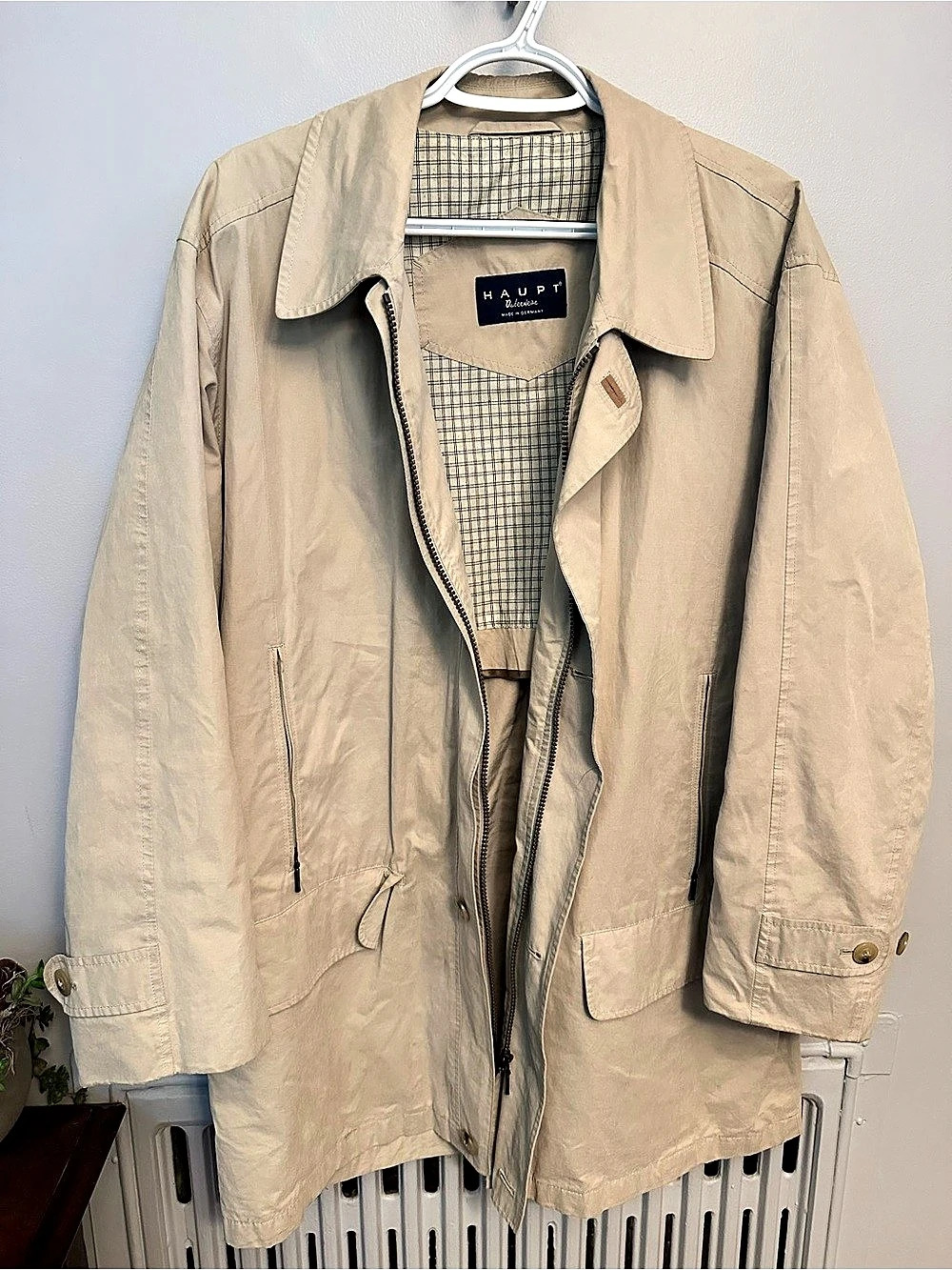 Haupt Men’s Beige Sport Coat Made in Germany
